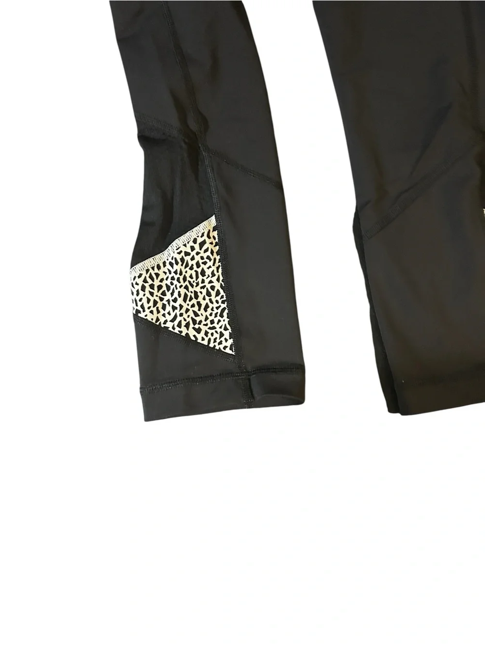 lululemon athletica Black Capri leggings size 6